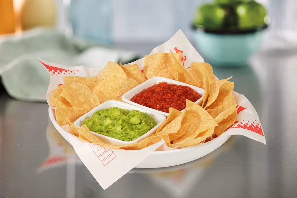 Red Robin Guacamole, Salsa & Chips